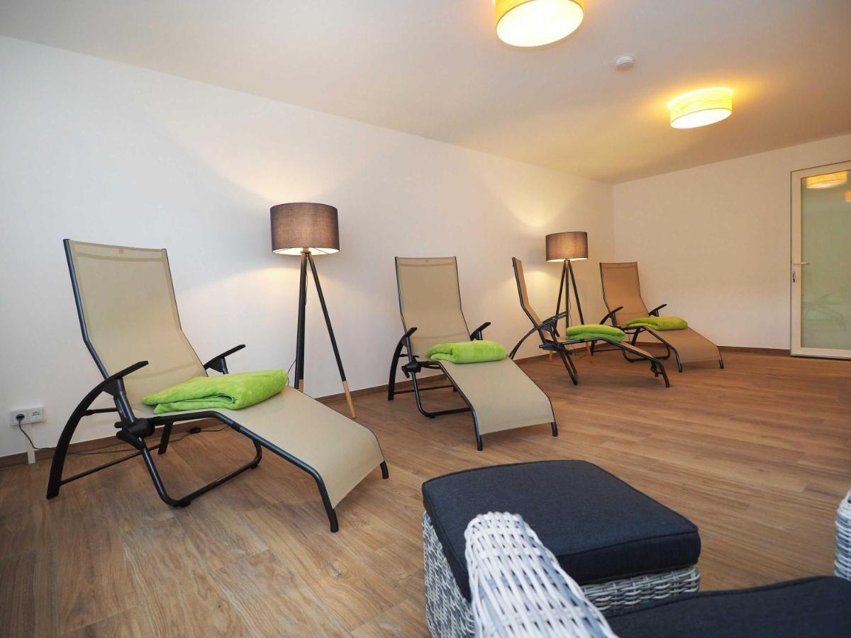 Appartement "Froschkoenig" - Oase Am Haff Garz  Екстериор снимка